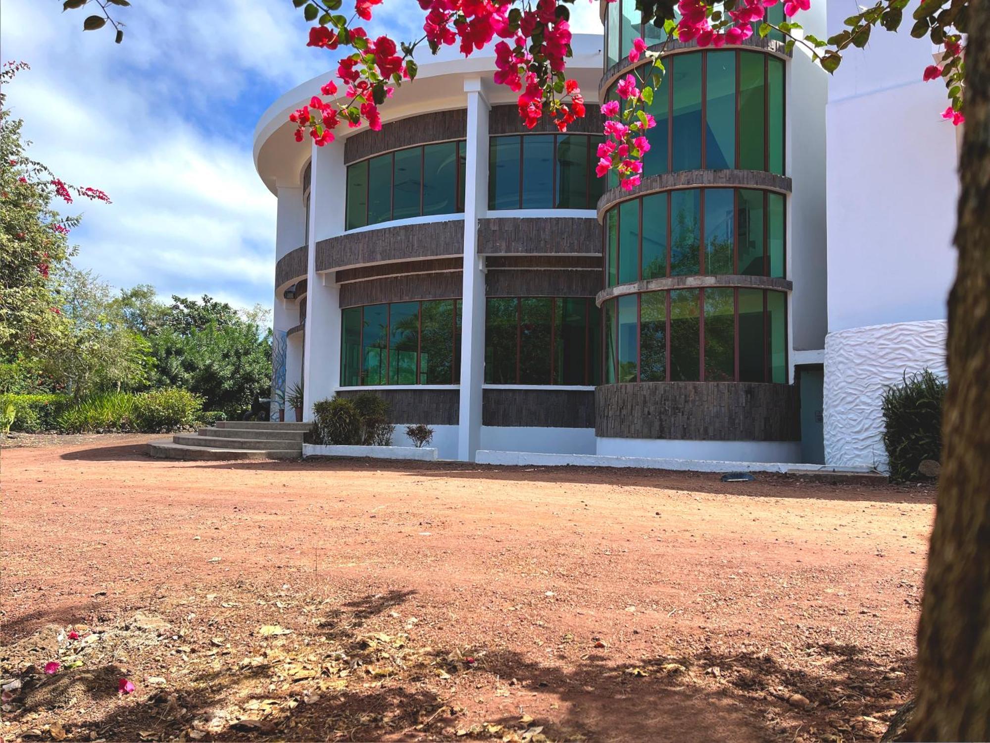 Hotel Tortuga Bay - Galapagos Пуерто Айора Екстериор снимка