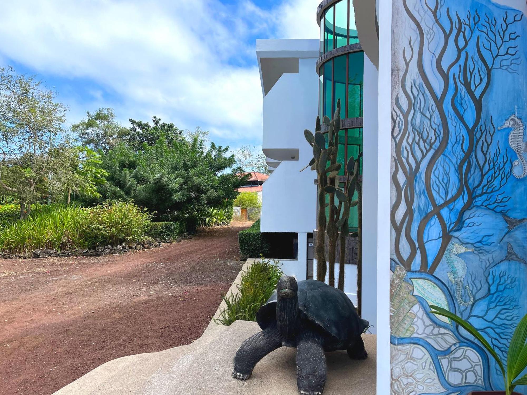 Hotel Tortuga Bay - Galapagos Пуерто Айора Екстериор снимка