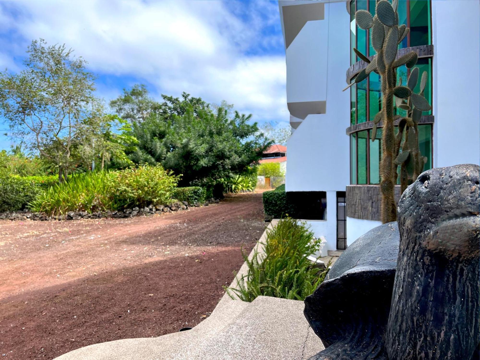Hotel Tortuga Bay - Galapagos Пуерто Айора Екстериор снимка